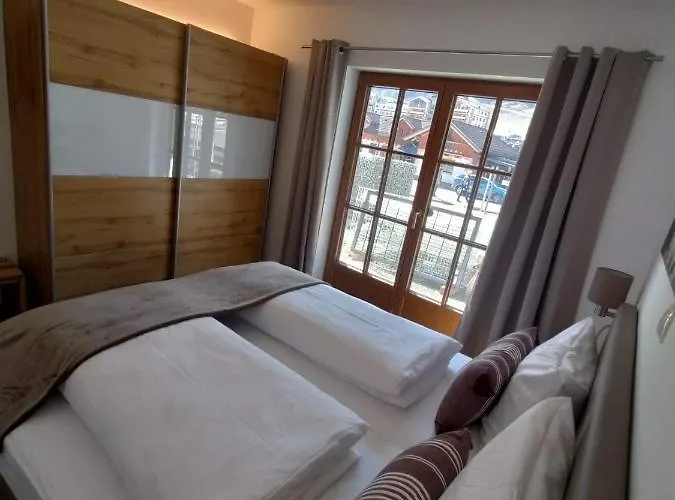 Hochalmbahnen Chalets 15W1, Birke, Nahe Gondel, Hunde Willkommen *